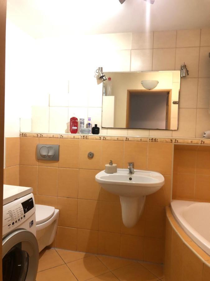Nice Room, Комната, Pokoj Miedzy Airport Wro A Centrum Wrocław Exterior foto